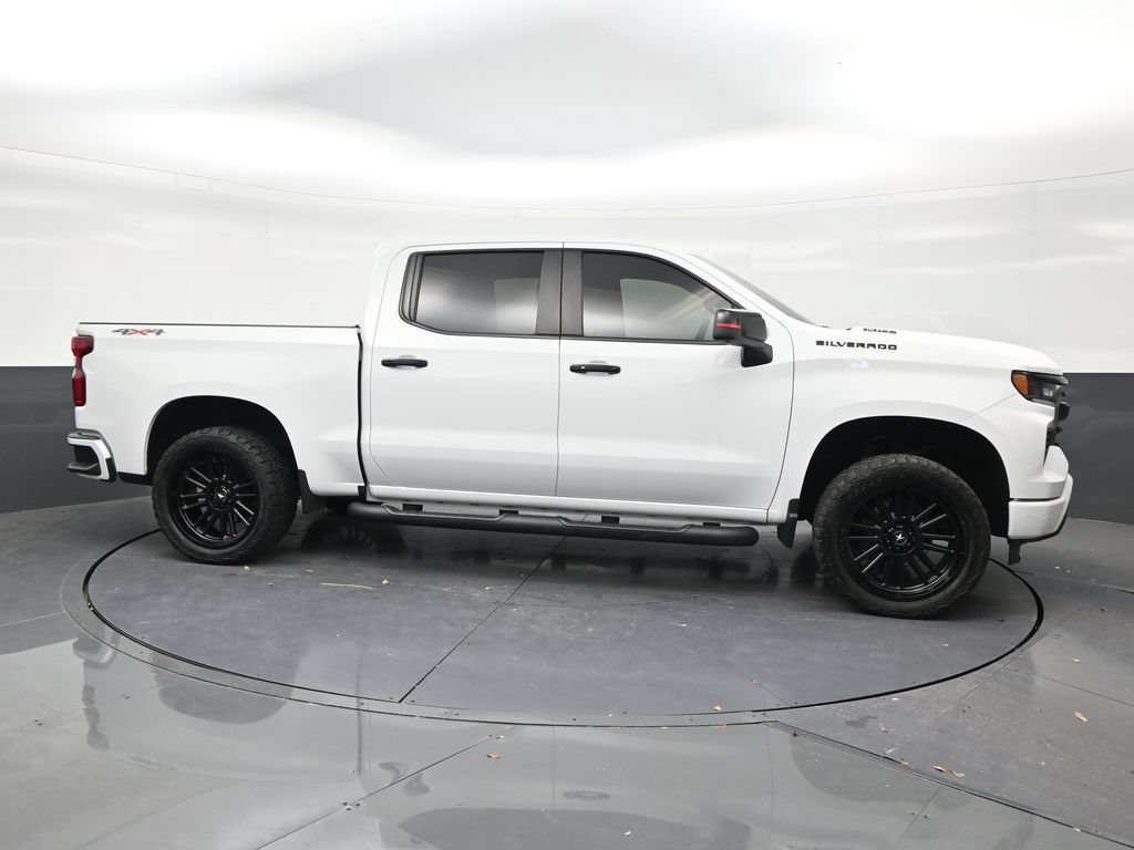 Used 2024 Chevrolet Silverado 1500 RST w/ Redline Edition AWD/4WD image 6