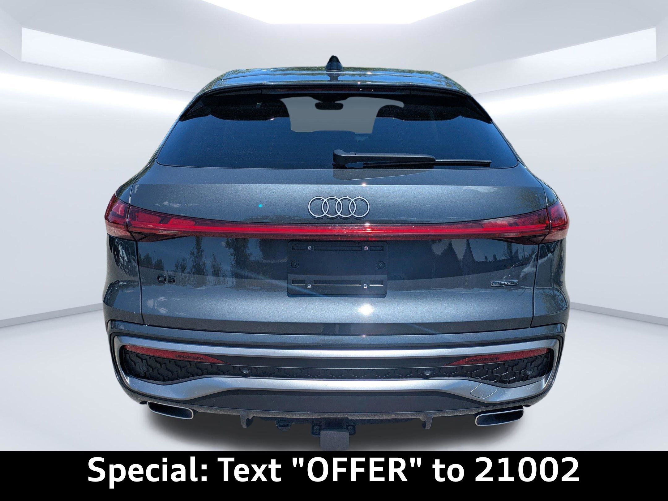 Certified 2025 Audi Q5 Prestige image 3