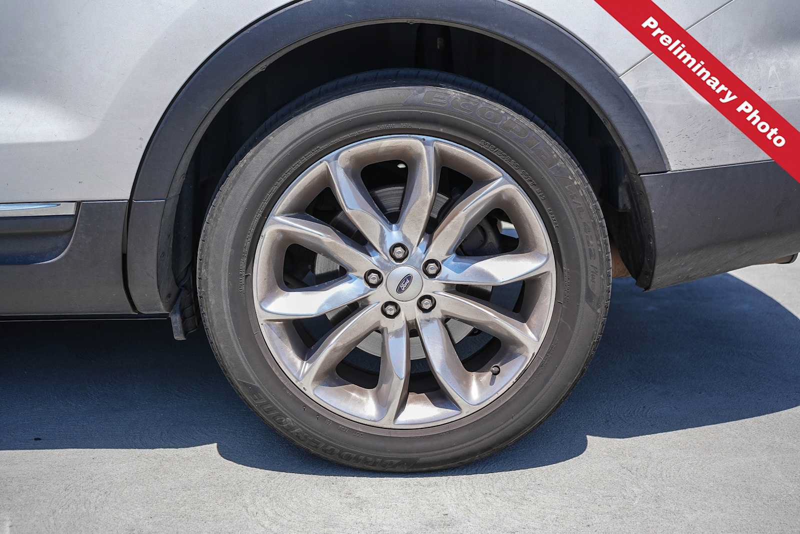 Used 2015 Ford Explorer XLT w/ Equipment Group 202B FWD image 9