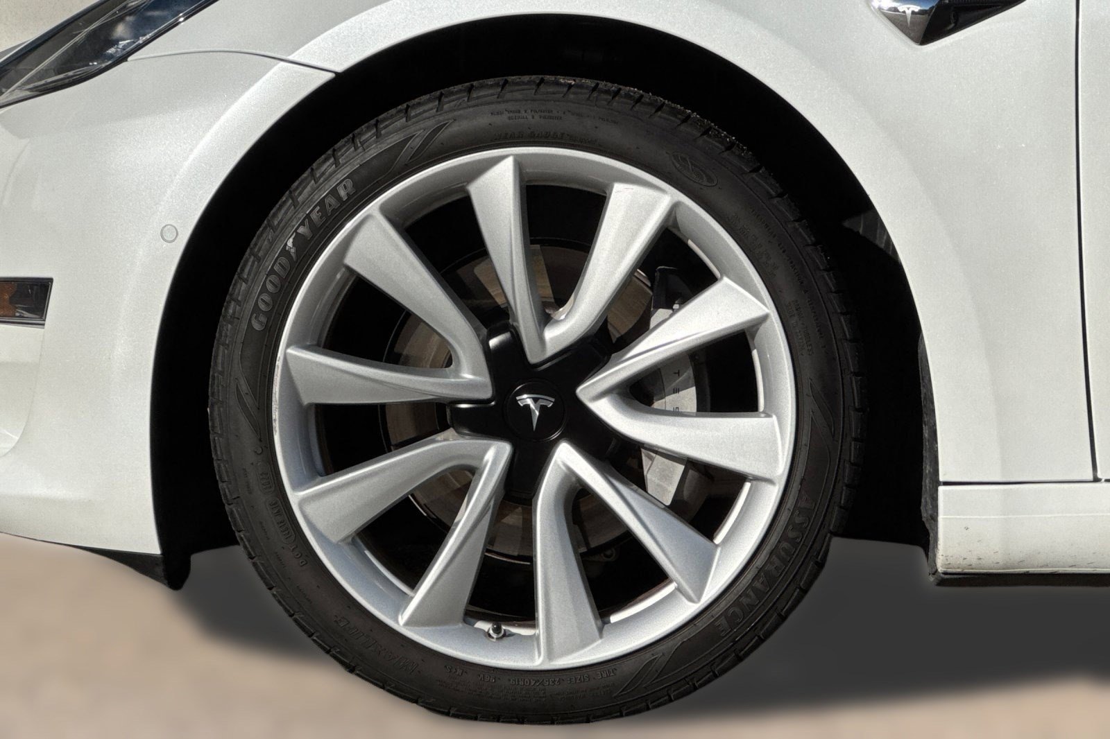 Used 2020 Tesla Model 3 Standard Range image 11