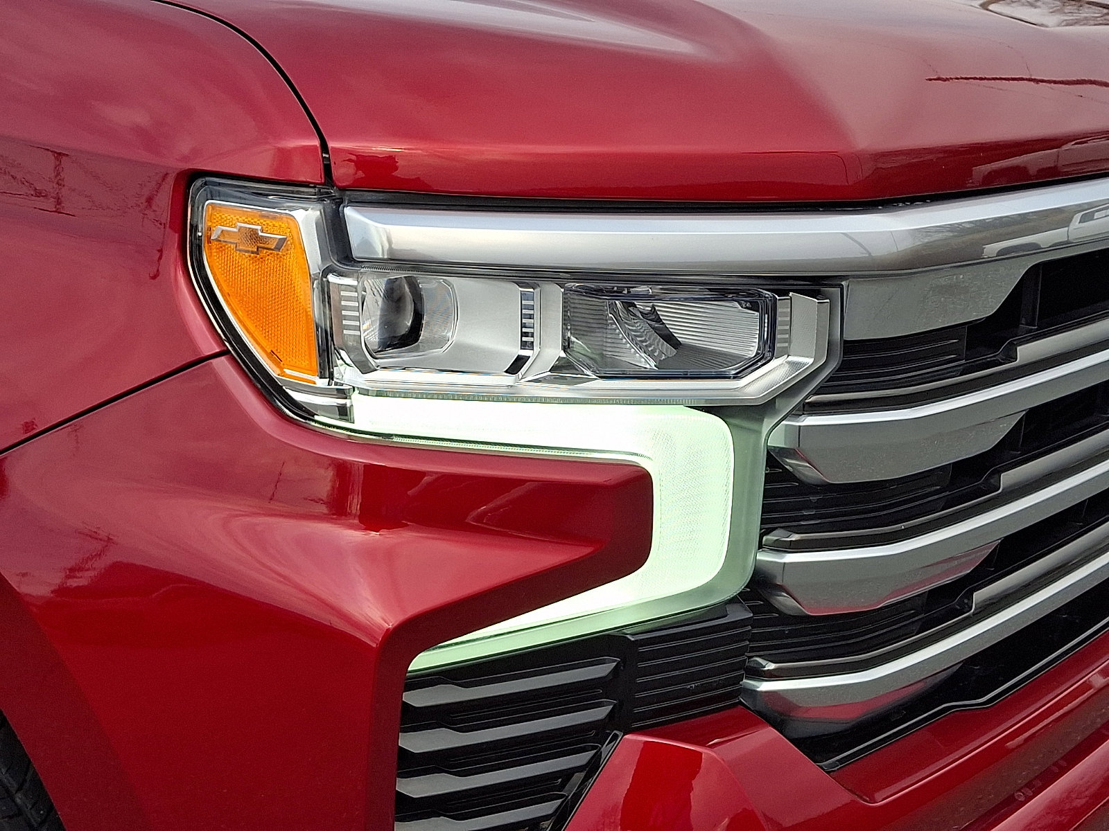 Used 2023 Chevrolet Silverado 1500 High Country w/ Technology Package image 9