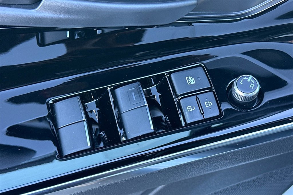 Used 2023 Toyota bZ4X Limited image 12