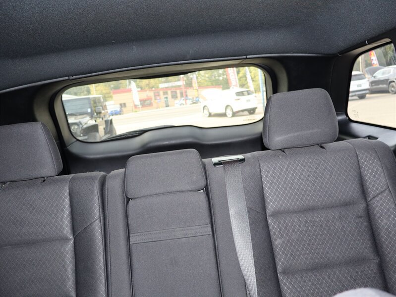 Used 2019 Jeep Grand Cherokee Laredo AWD/4WD image 25