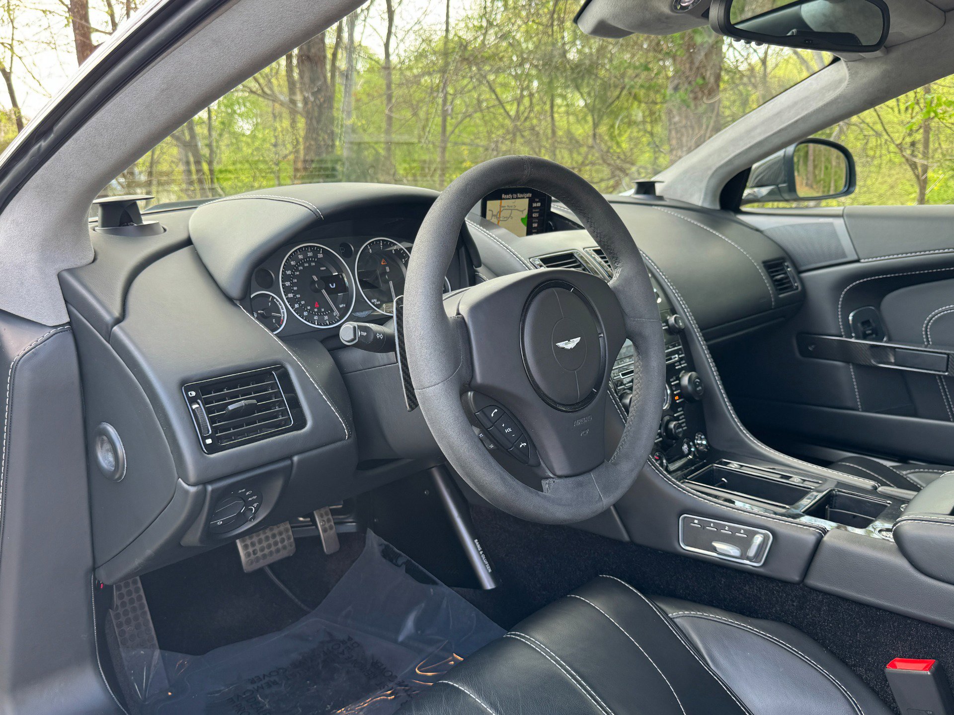 Used 2015 Aston Martin DB9 Coupe image 34