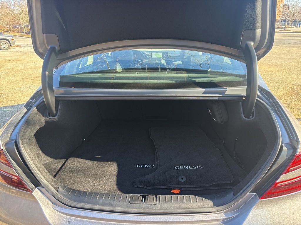 Used 2024 Genesis G70 2.5T w/ Sport Prestige Package image 28