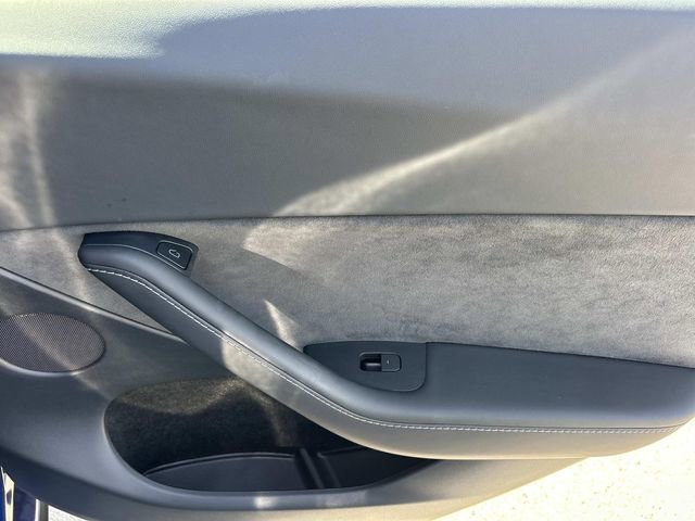 Used 2023 Tesla Model Y Long Range image 23