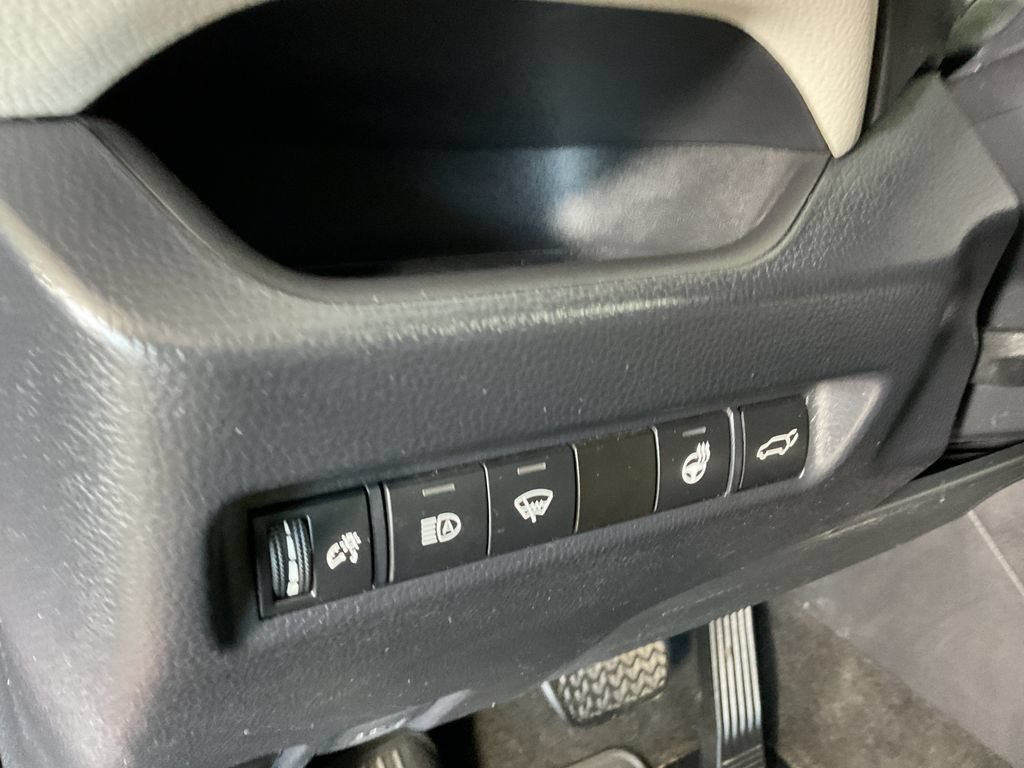 Used 2020 Toyota RAV4 XLE Premium AWD/4WD image 18
