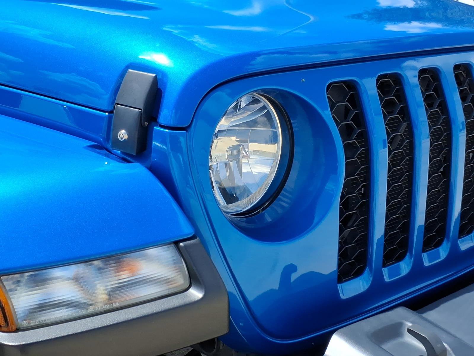 Used 2021 Jeep Gladiator Sport AWD/4WD image 4