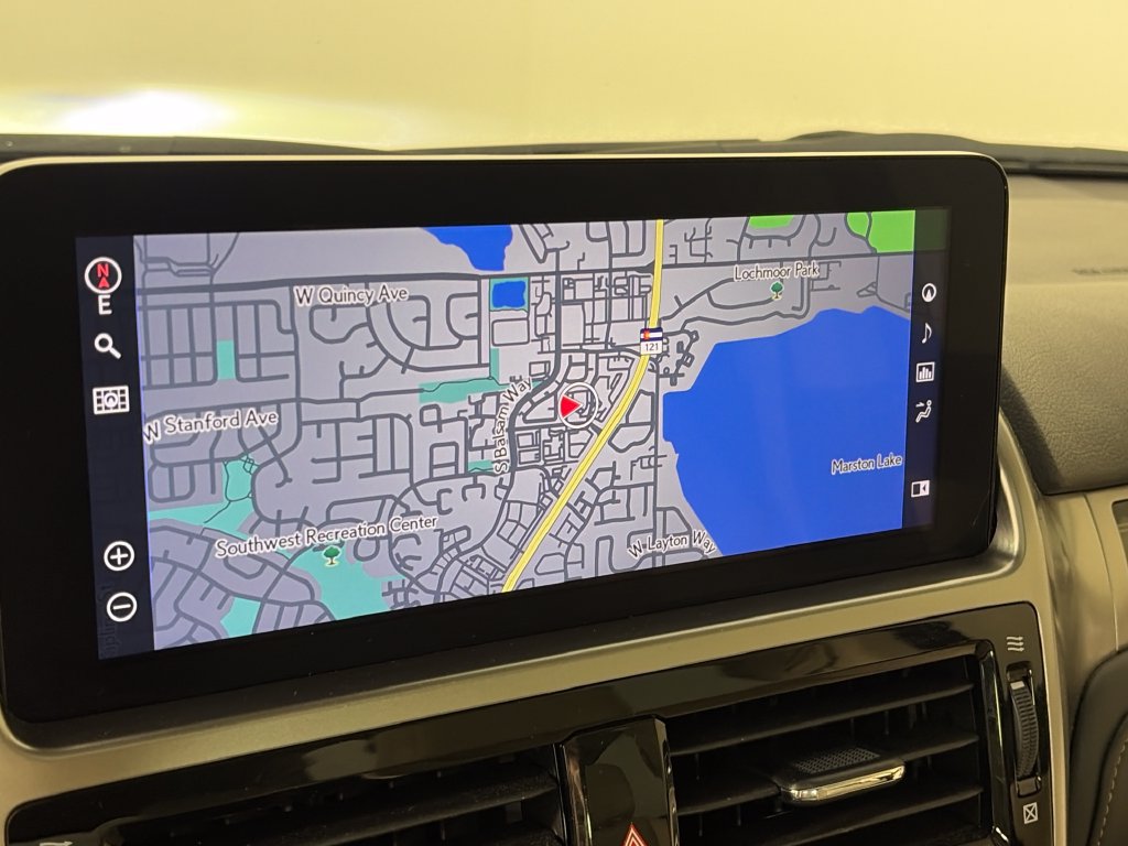 Used 2023 Lexus GX 460 Premium w/ Accessory Package AWD/4WD image 19