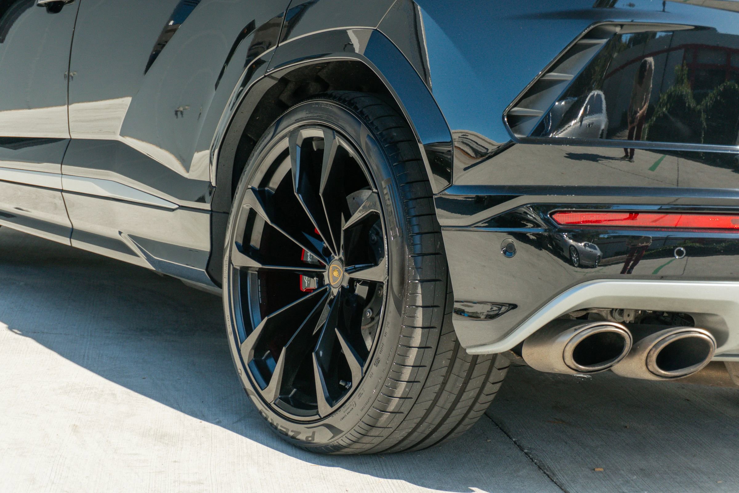 Used 2020 Lamborghini Urus image 44