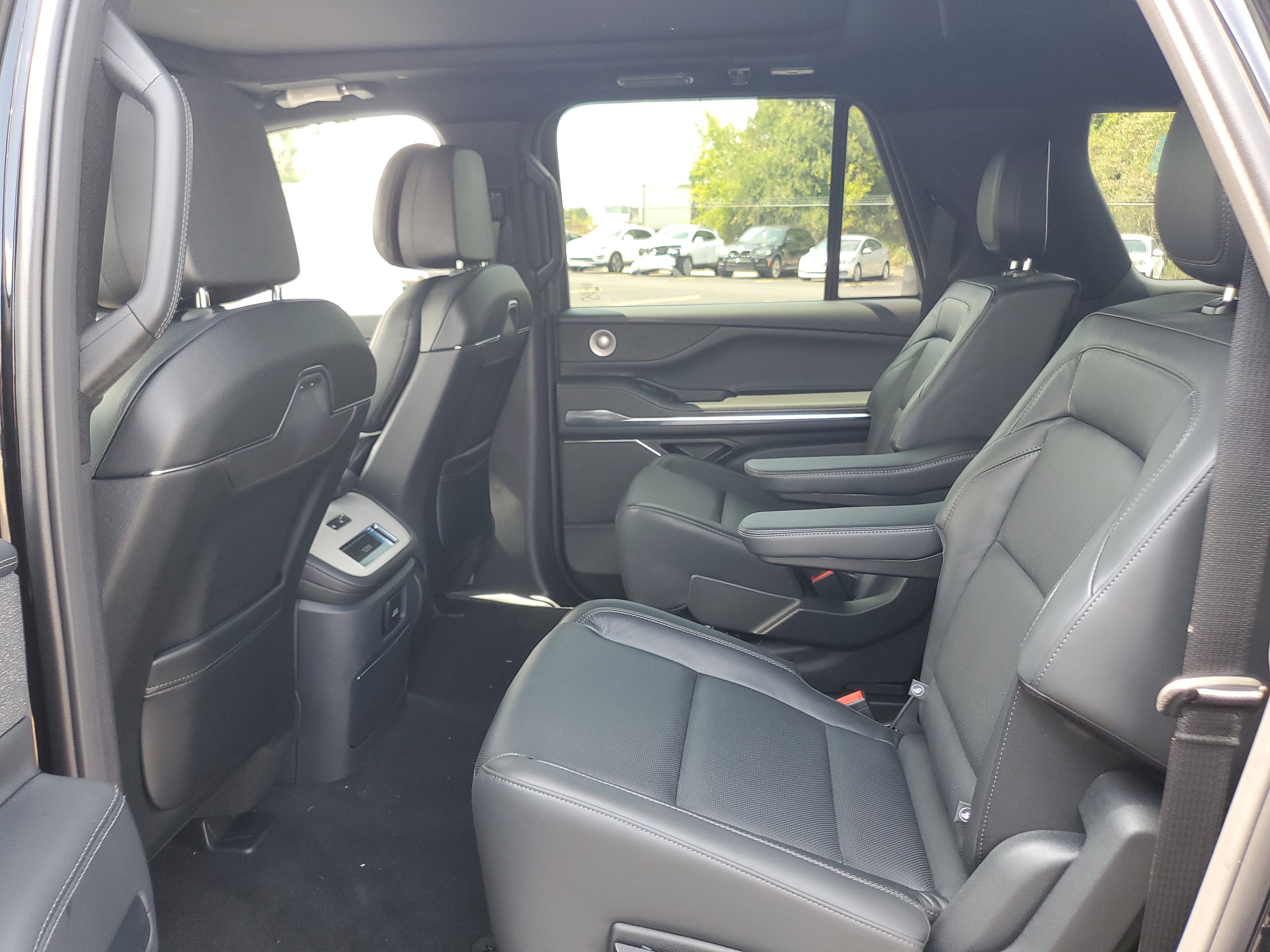 New 2025 Lincoln Navigator L Reserve w/ Jet Appearance Package image 27