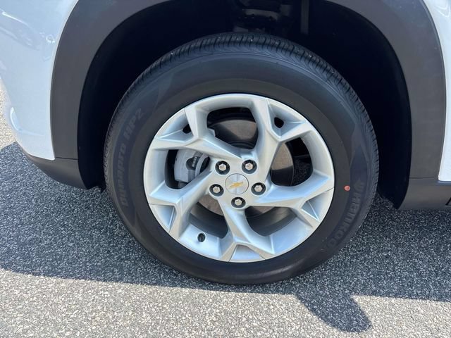 Used 2024 Chevrolet Trax LS w/ LS Convenience Package FWD image 8