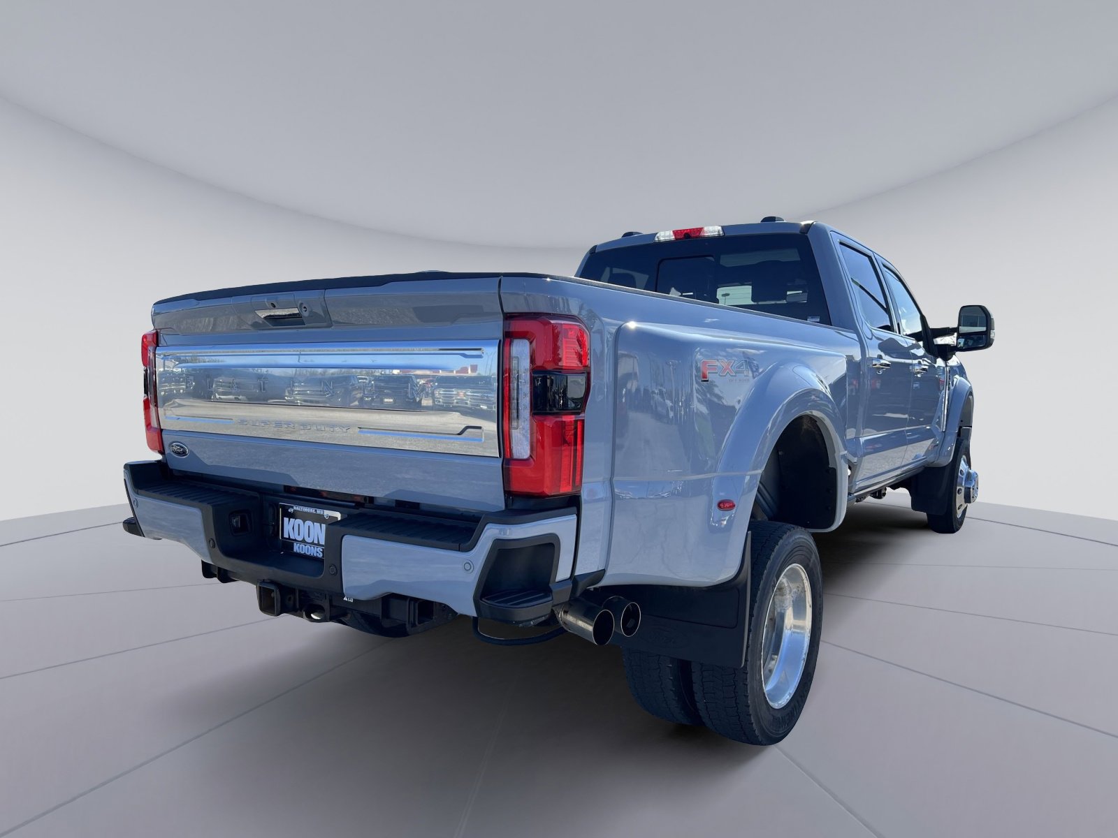 Used 2024 Ford F450 Platinum w/ FX4 Off-Road Package AWD/4WD image 7