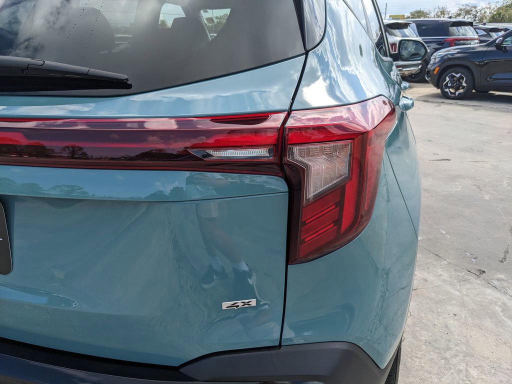 Certified 2025 Kia Seltos S image 11
