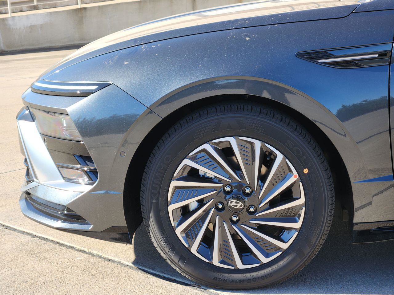 New 2026 Hyundai Sonata Limited FWD image 5