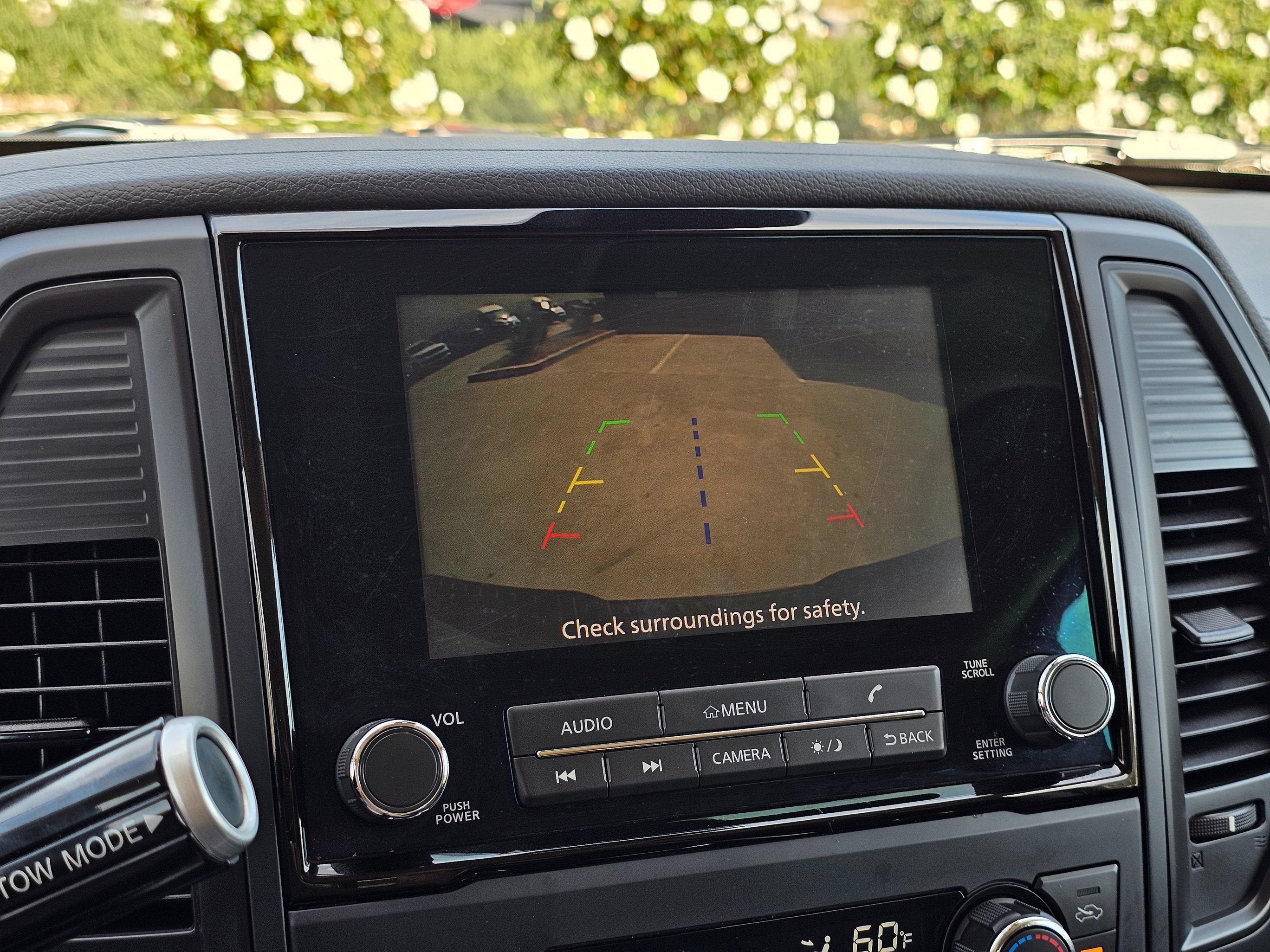 Used 2024 Nissan Titan SV w/ SV Convenience Package RWD image 31