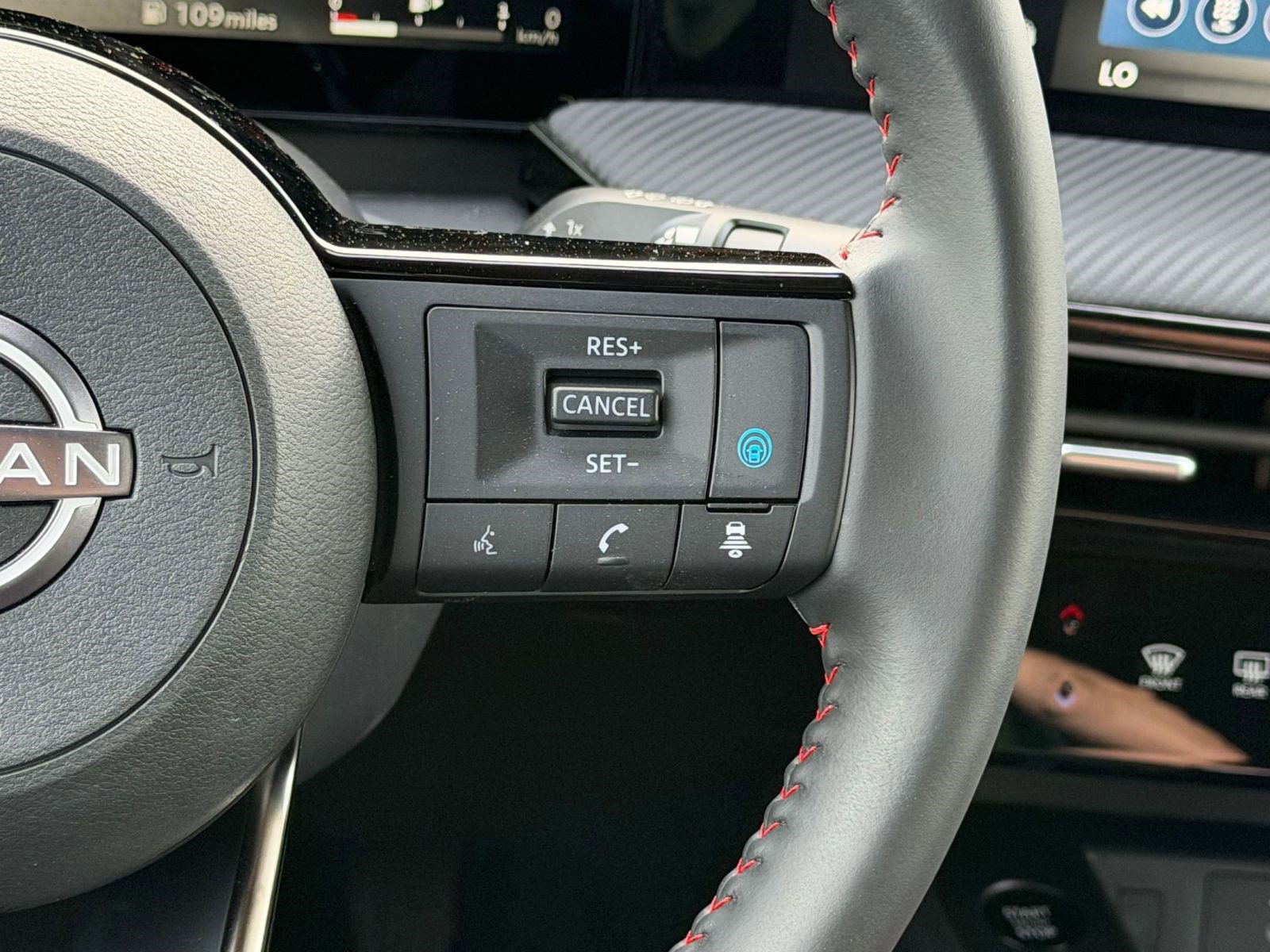 Certified 2025 Nissan Kicks SR FWD image 25