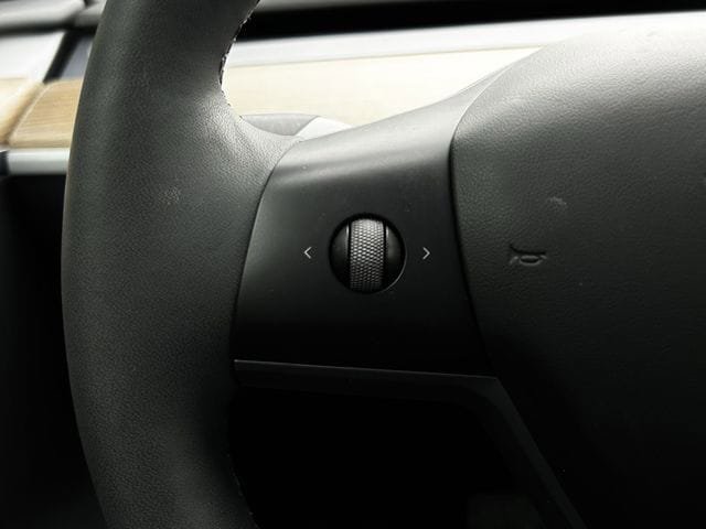 Used 2024 Tesla Model Y Long Range AWD/4WD image 14