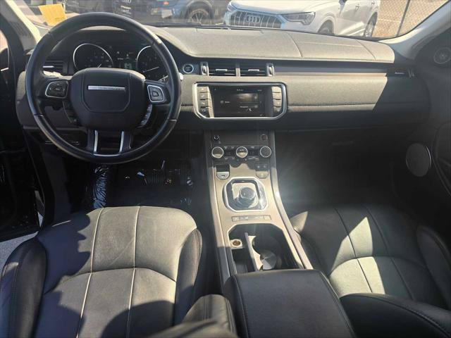 Used 2018 Land Rover Range Rover Evoque SE AWD/4WD image 20