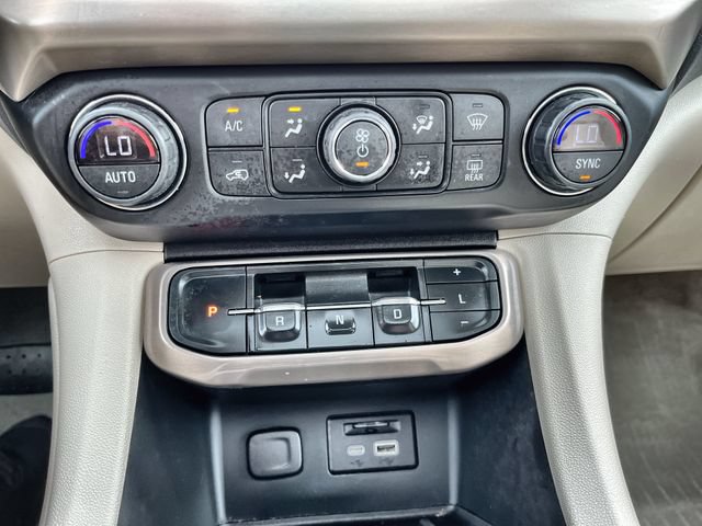 Certified 2022 GMC Acadia Denali w/ Trailering Package AWD/4WD image 18