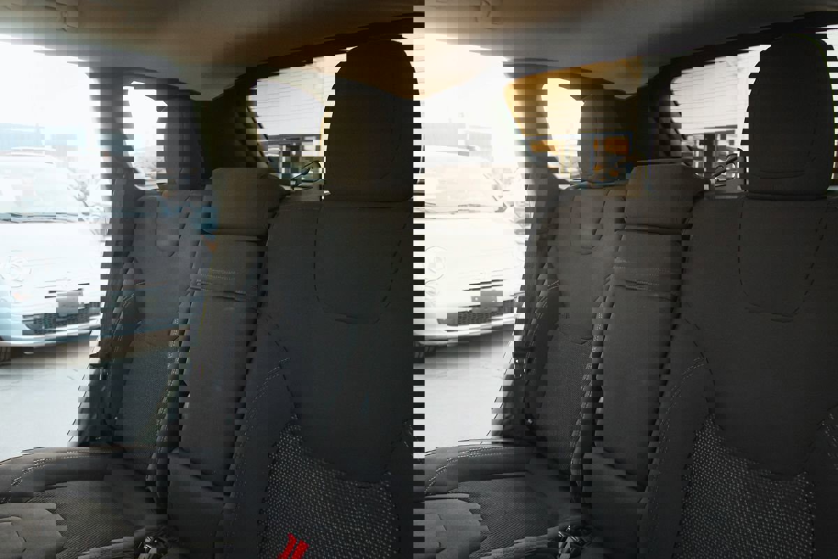 Used 2019 Jeep Cherokee Latitude w/ Popular Appearance Group image 6