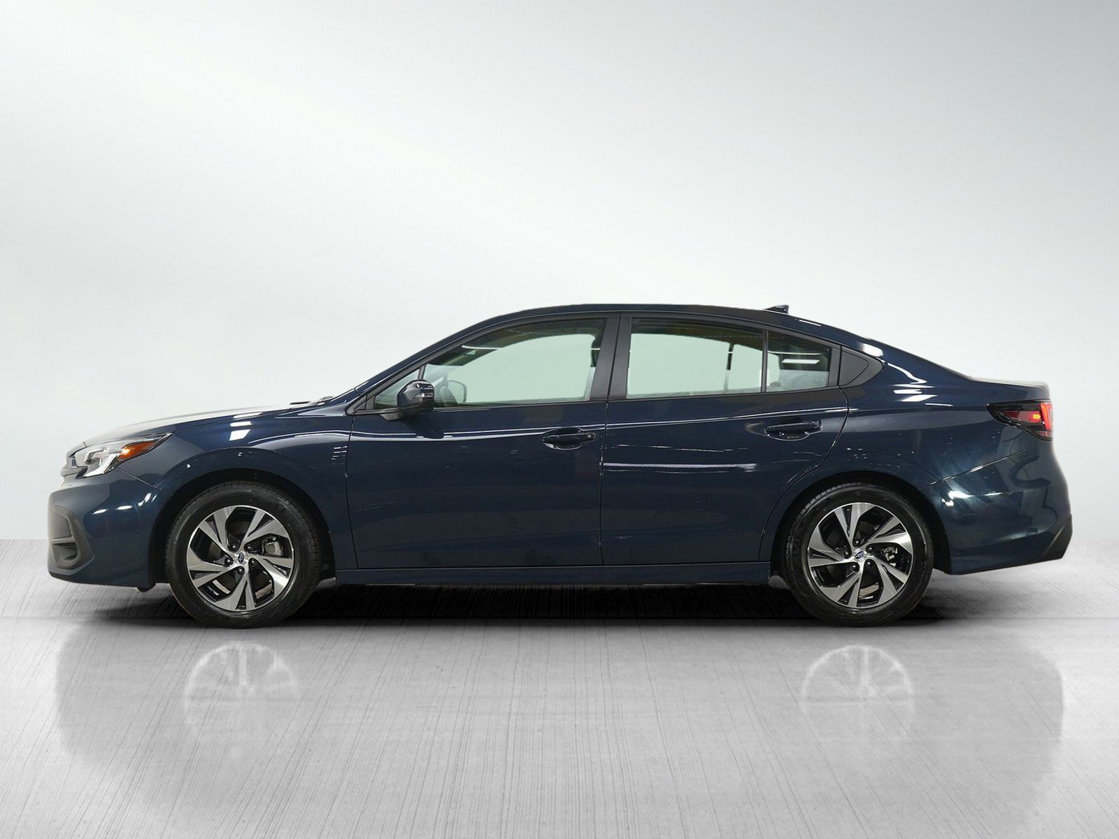Certified 2025 Subaru Legacy Premium AWD/4WD image 2