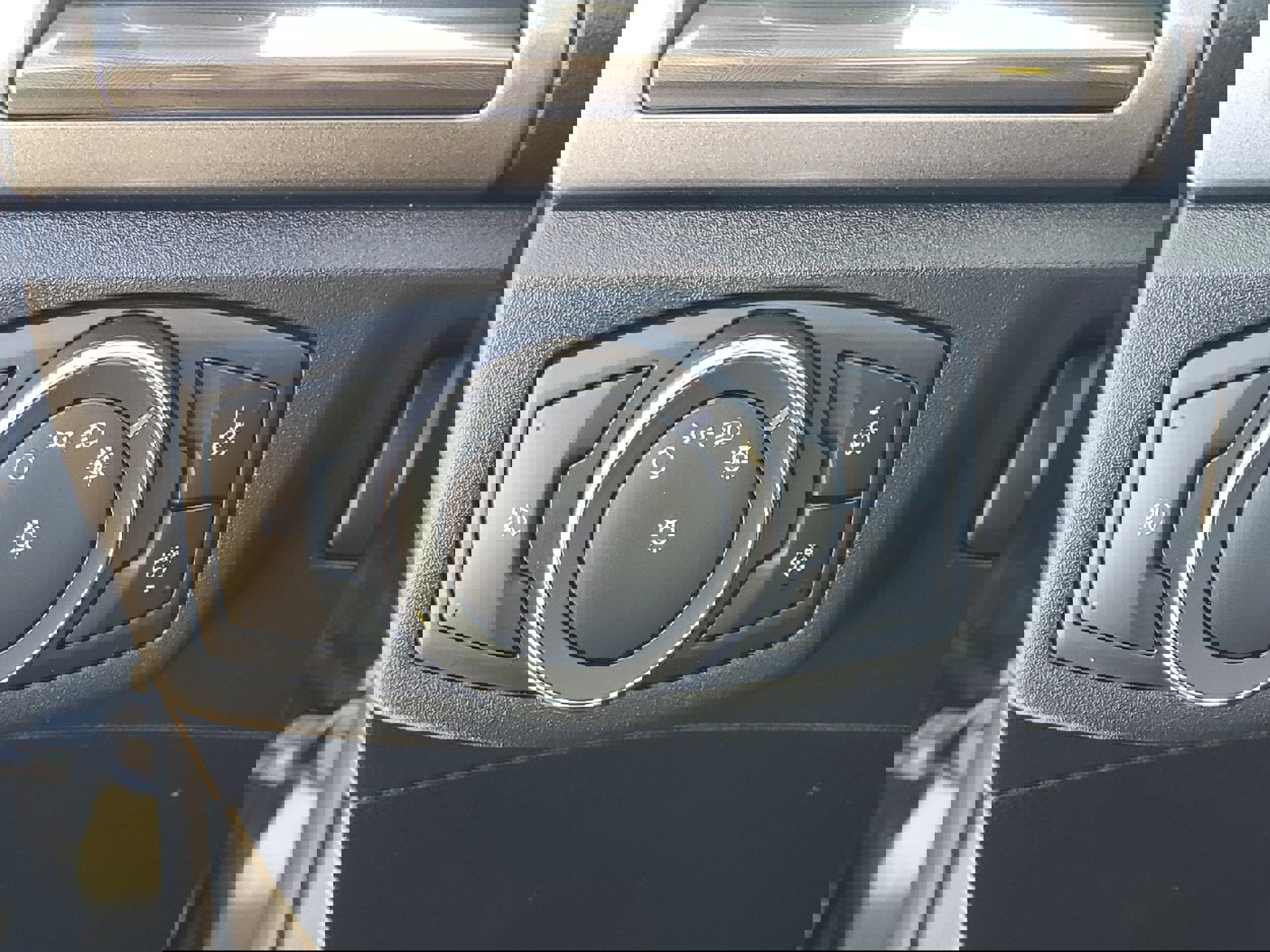 Certified 2017 Ford Fusion SE w/ Fusion SE Technology Package image 22