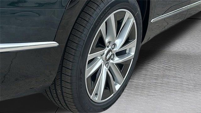 New 2026 Cadillac Vistiq Luxury w/ LPO, Floor Liner Package image 13