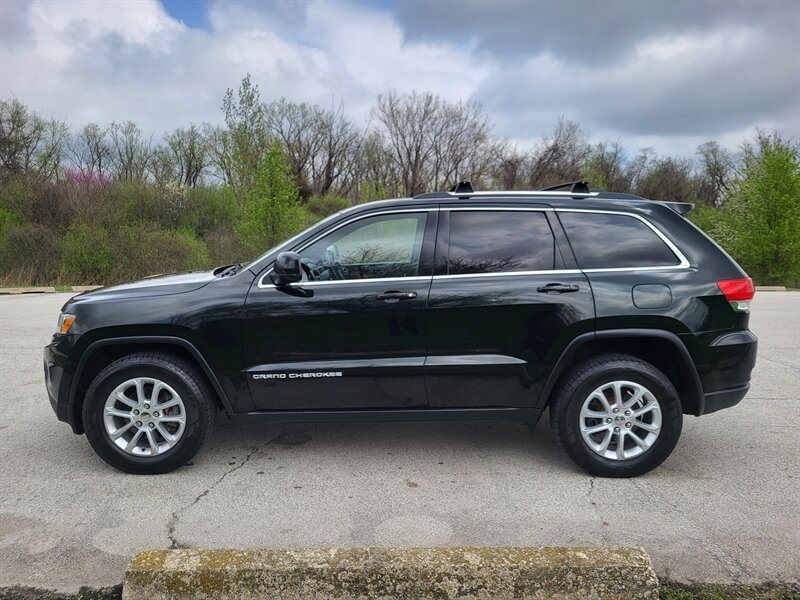 Used 2014 Jeep Grand Cherokee Laredo w/ 18" Wheel & 8.4" Radio Group AWD/4WD image 3