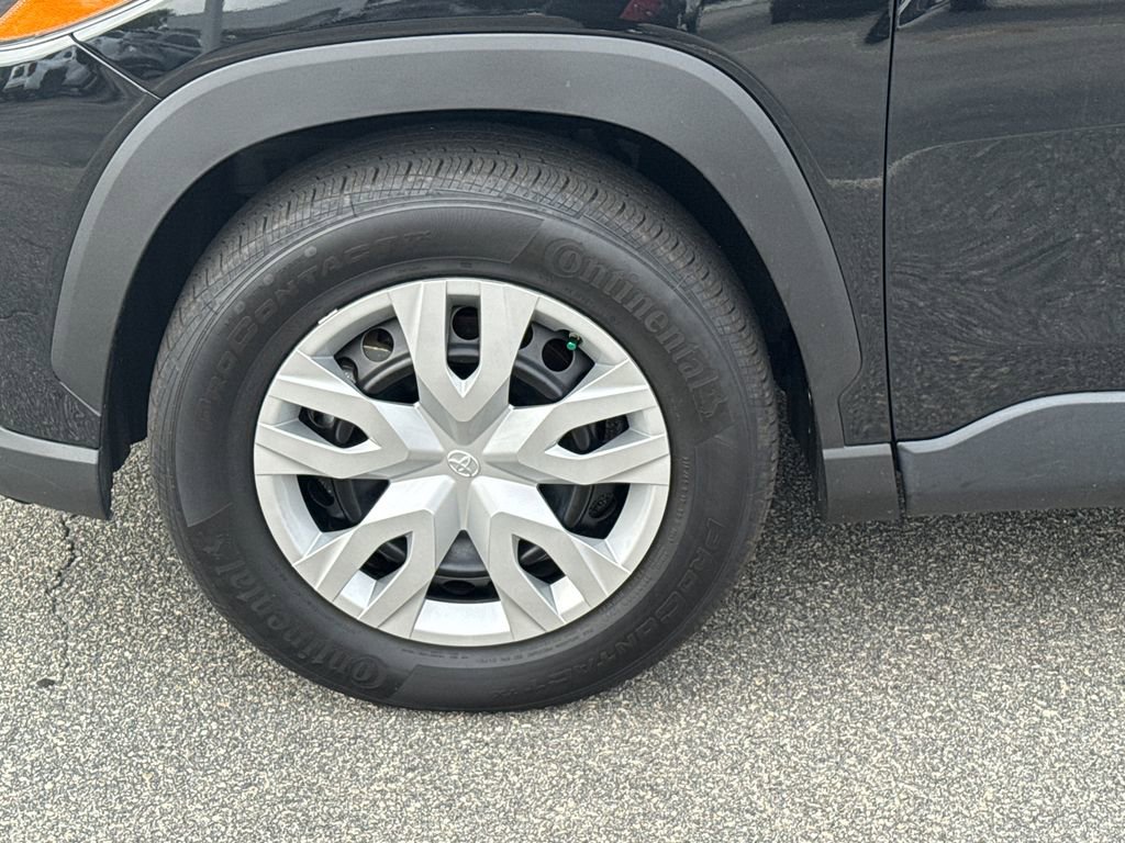 Certified 2024 Toyota Corolla Cross L image 11