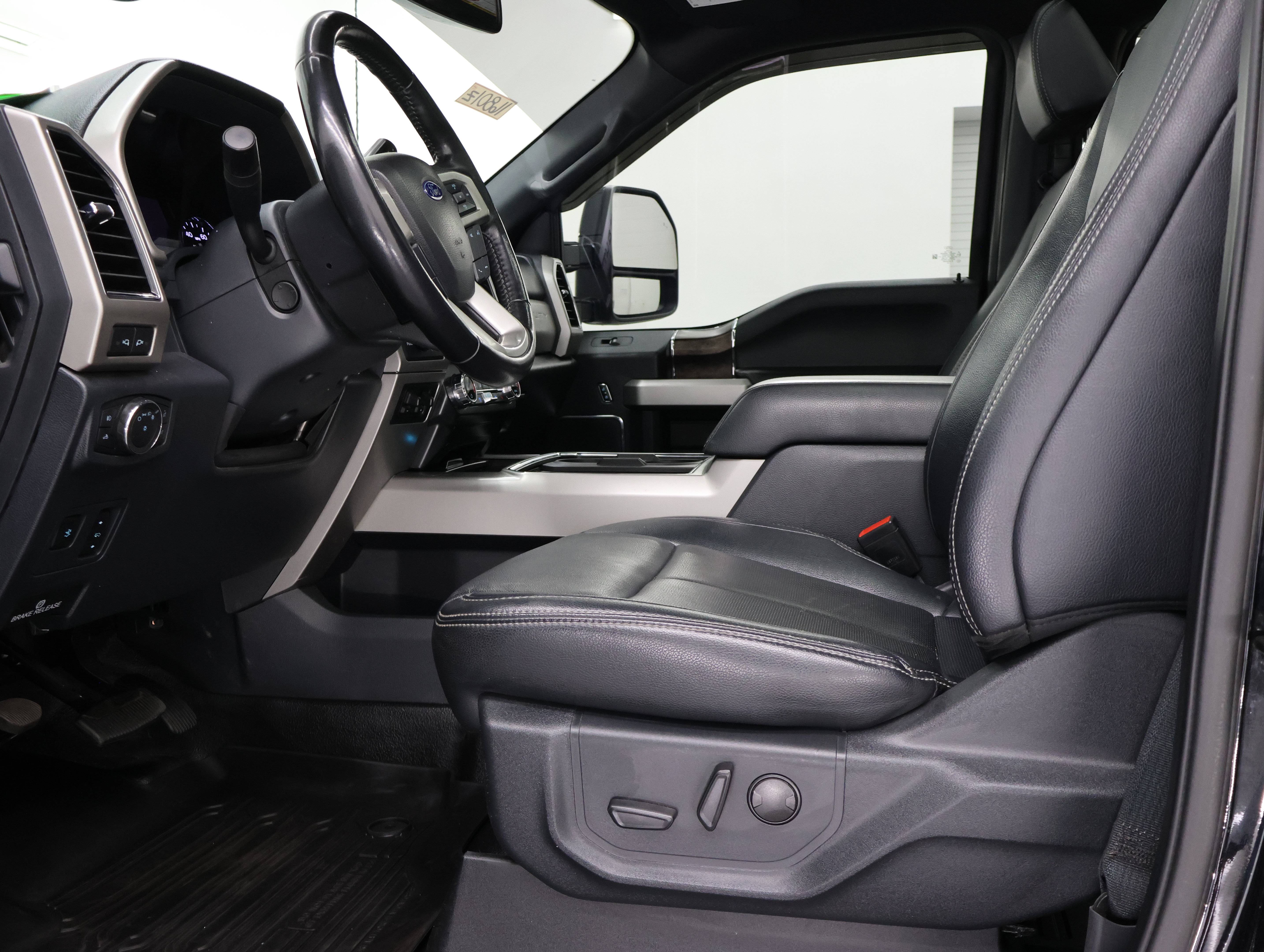 Used 2022 Ford F250 Lariat w/ Tremor Off-Road Package AWD/4WD image 8