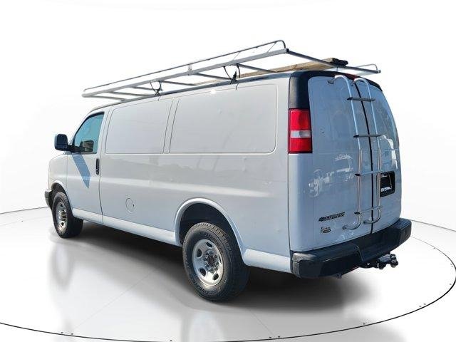 Used 2017 Chevrolet Express 2500 image 3