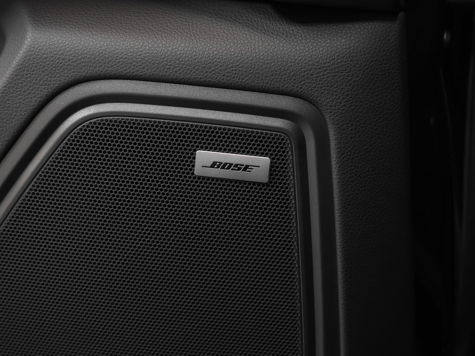 New 2026 Porsche Macan AWD/4WD image 39