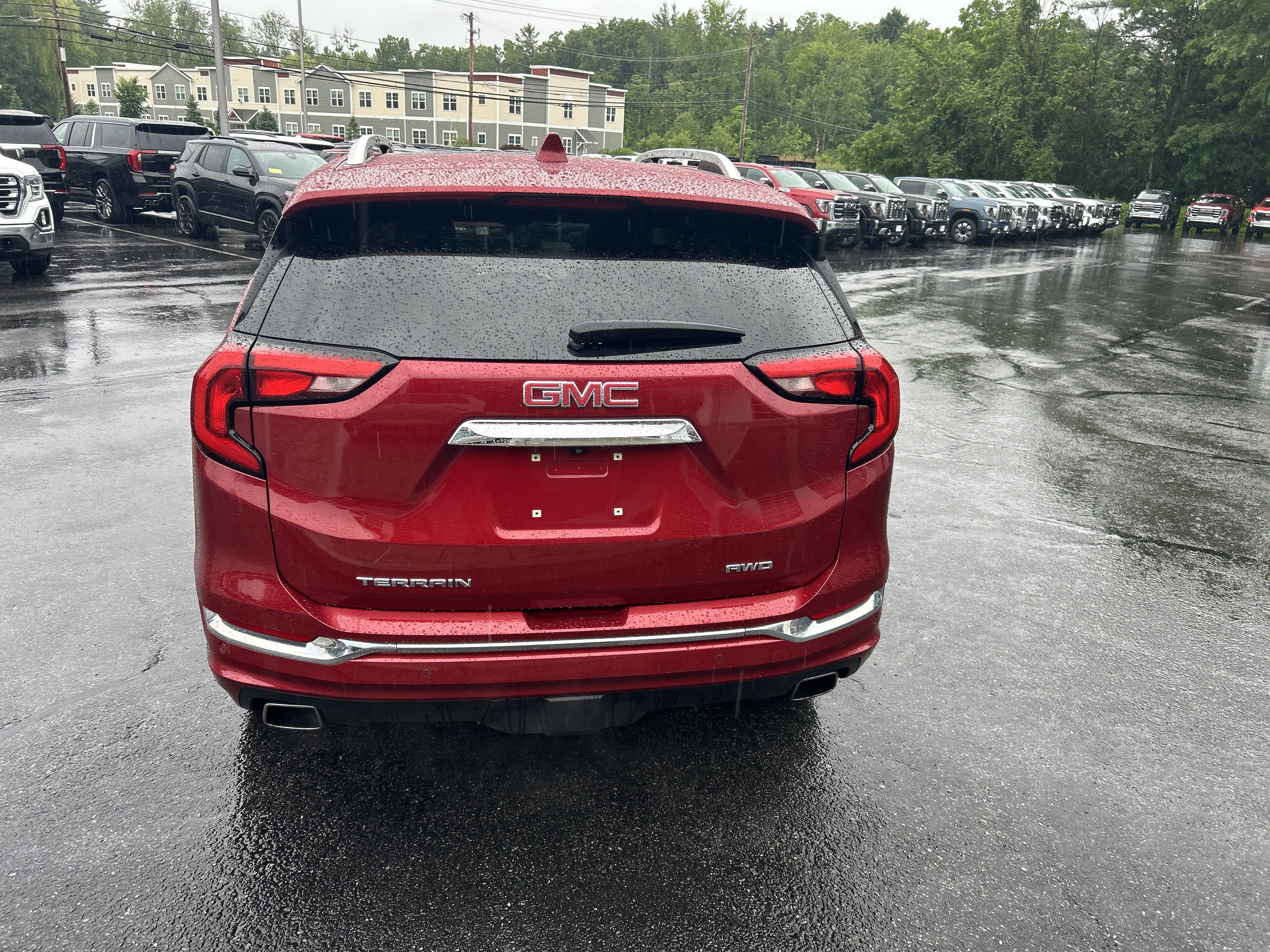 Used 2020 GMC Terrain Denali w/ Denali Premium Package AWD/4WD image 10