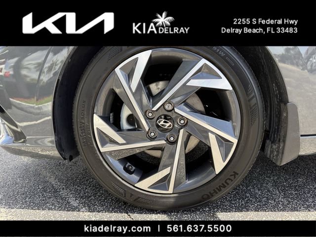 Used 2024 Hyundai Elantra Limited image 32