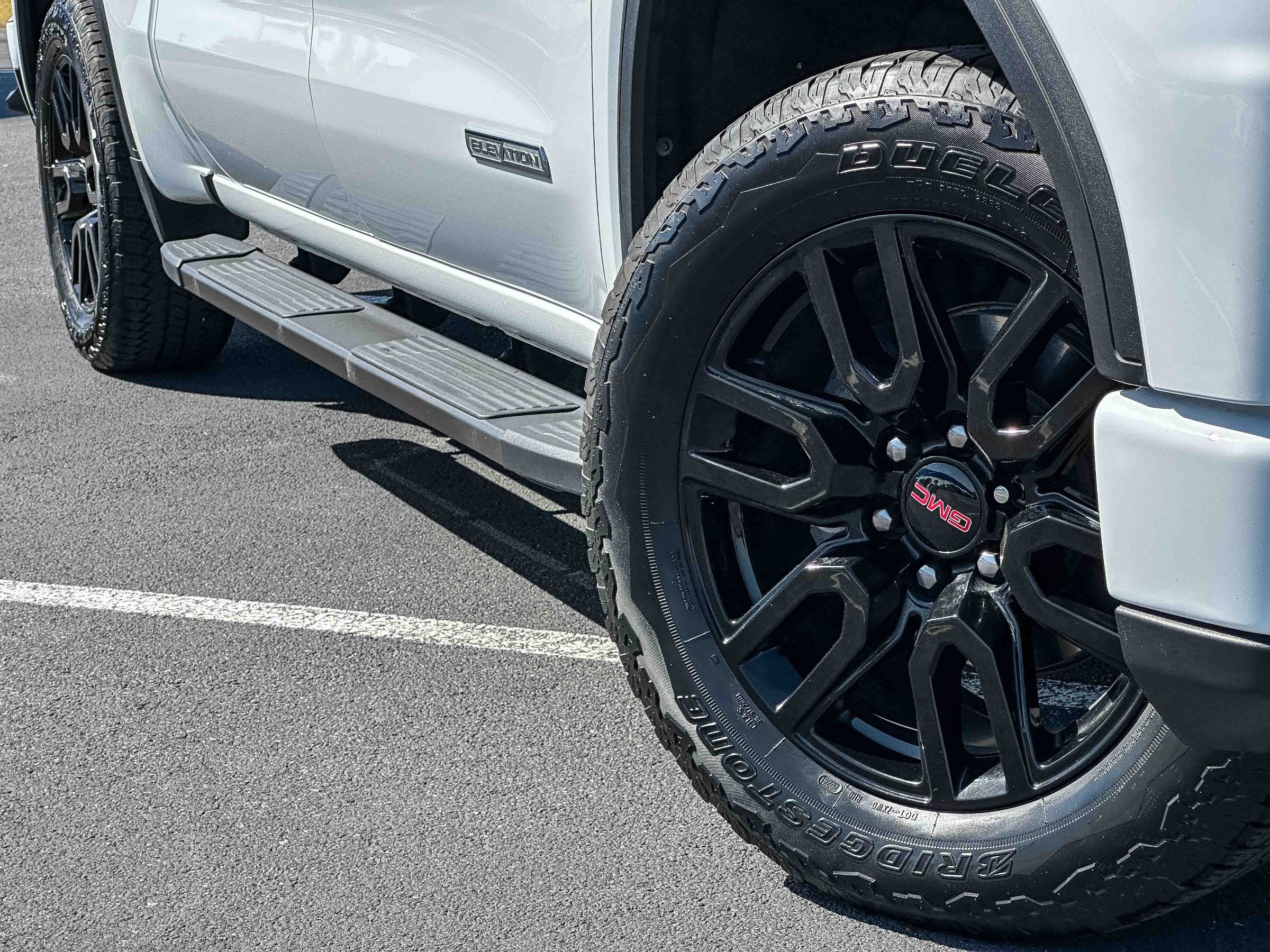 Used 2024 GMC Sierra 1500 Elevation AWD/4WD image 3