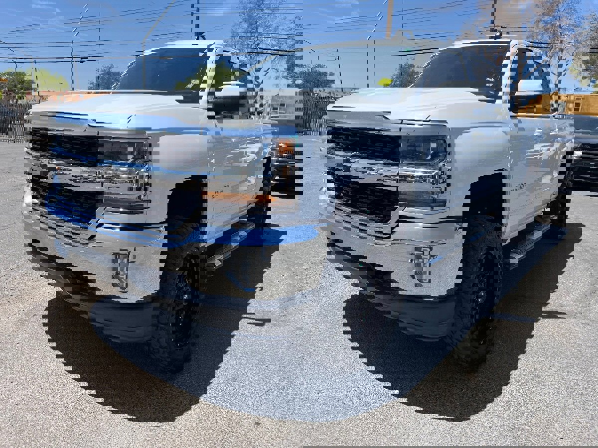 Used 2018 Chevrolet Silverado 1500 LT w/ All Star Edition AWD/4WD image 7