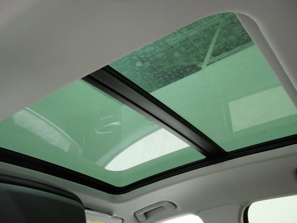 Used 2023 Audi e-tron Premium w/ Convenience Plus Package AWD/4WD image 4