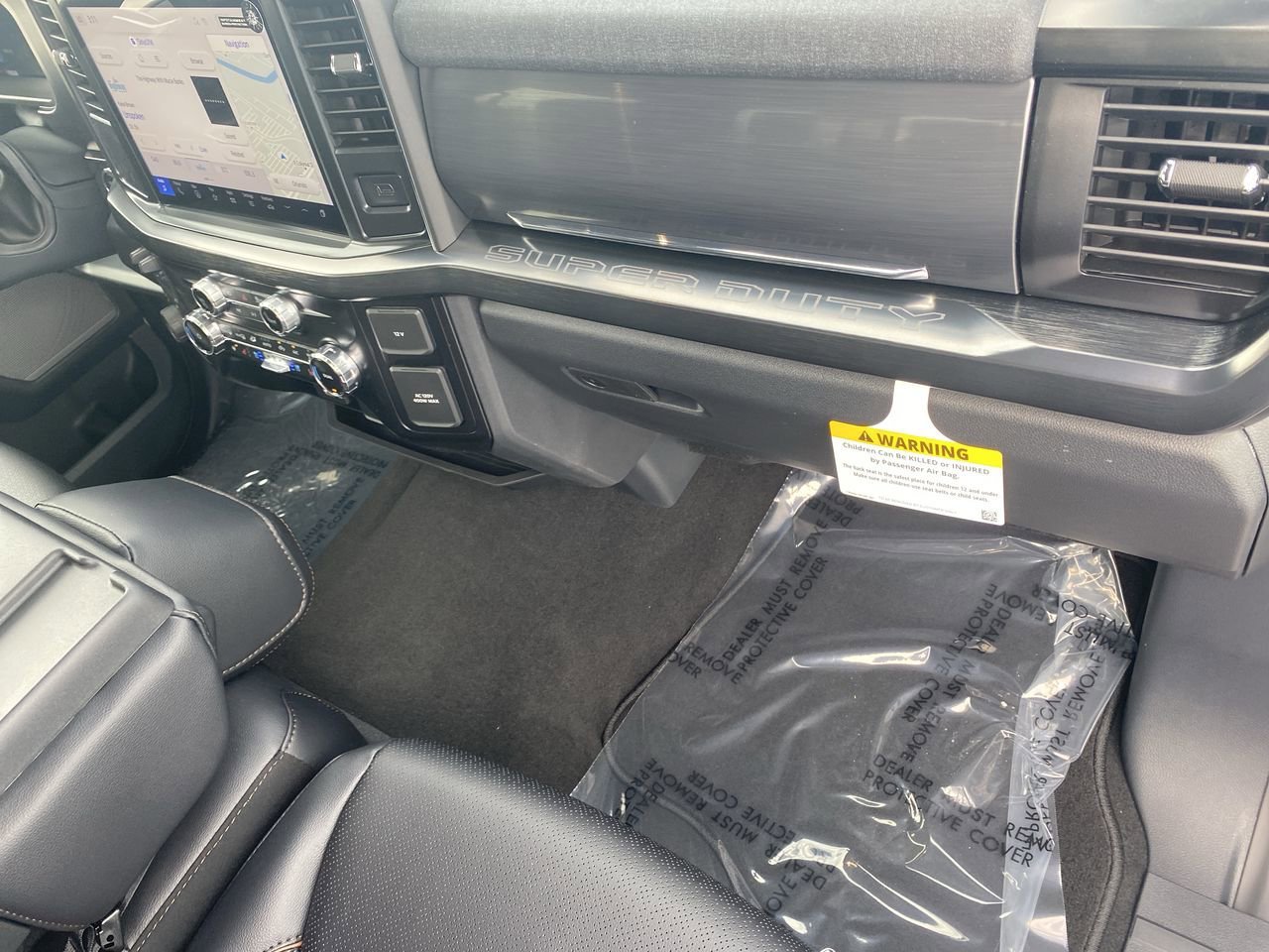 New 2026 Ford F250 Lariat w/ Black Appearance Package AWD/4WD image 12