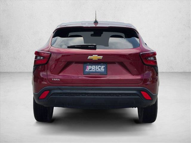 Used 2025 Chevrolet Trax LS w/ LS Convenience Package FWD image 6
