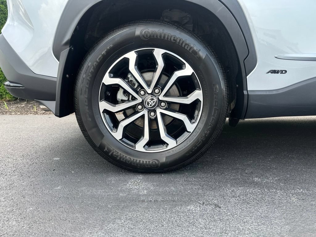 Certified 2023 Toyota Corolla Cross AWD Hybrid w/ Moonroof Package image 35