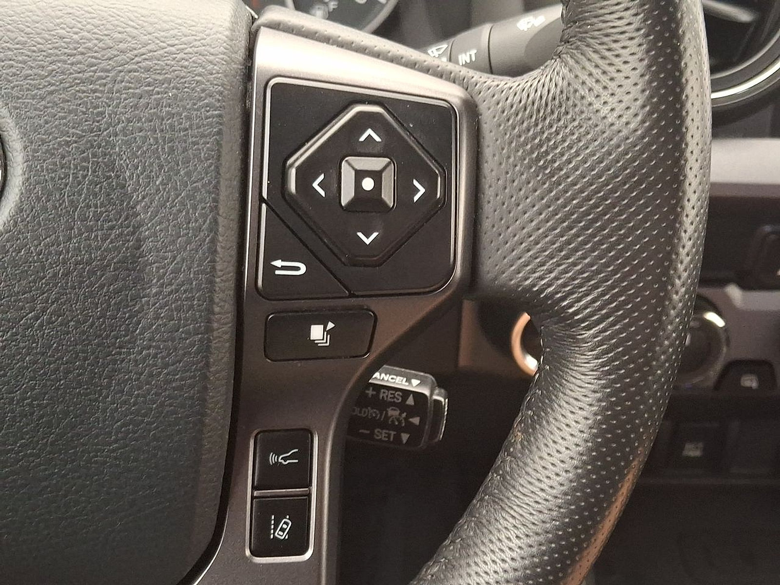 Certified 2019 Toyota Tacoma TRD Sport AWD/4WD image 22