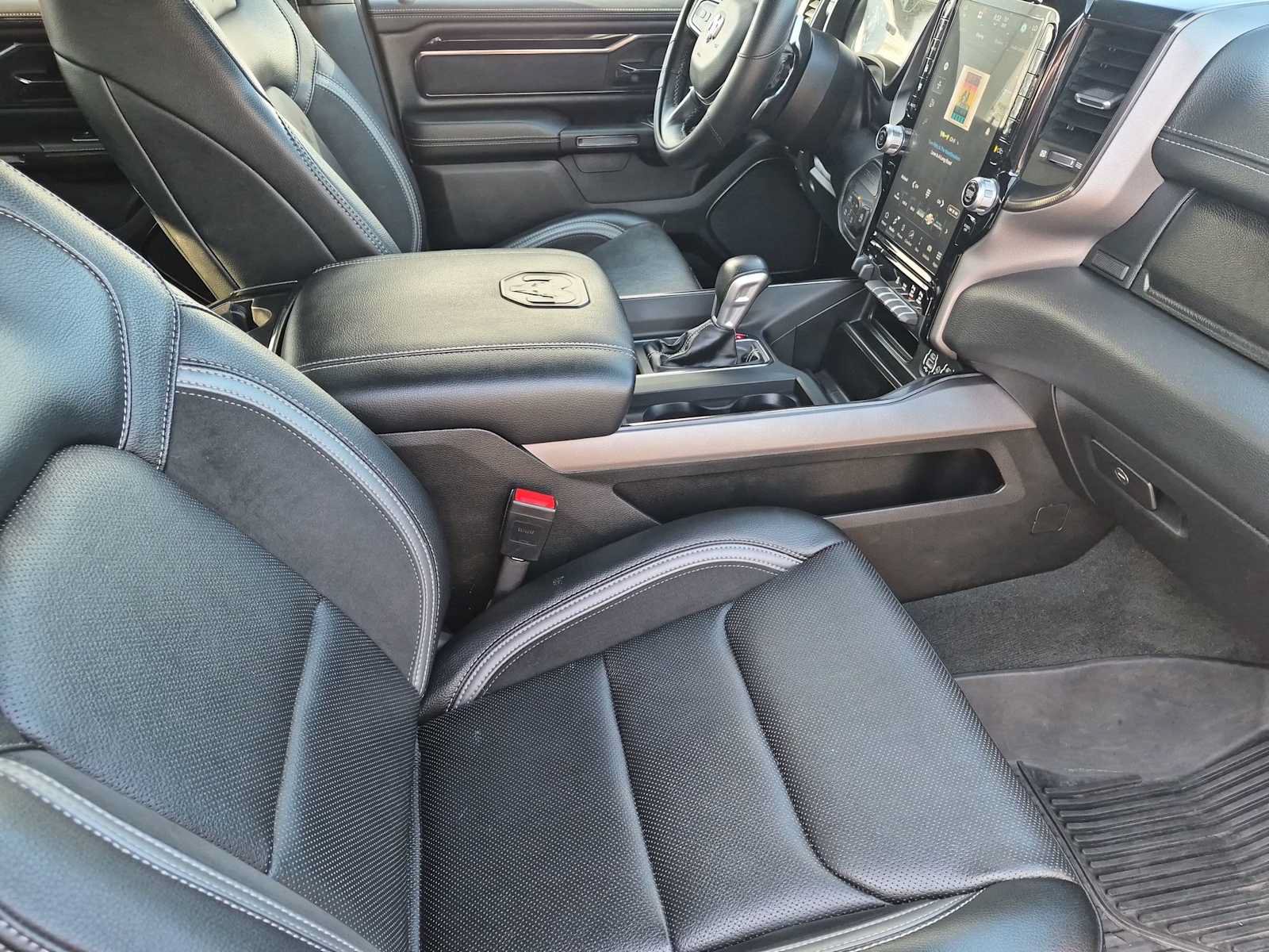 Used 2022 RAM 1500 Laramie AWD/4WD image 31