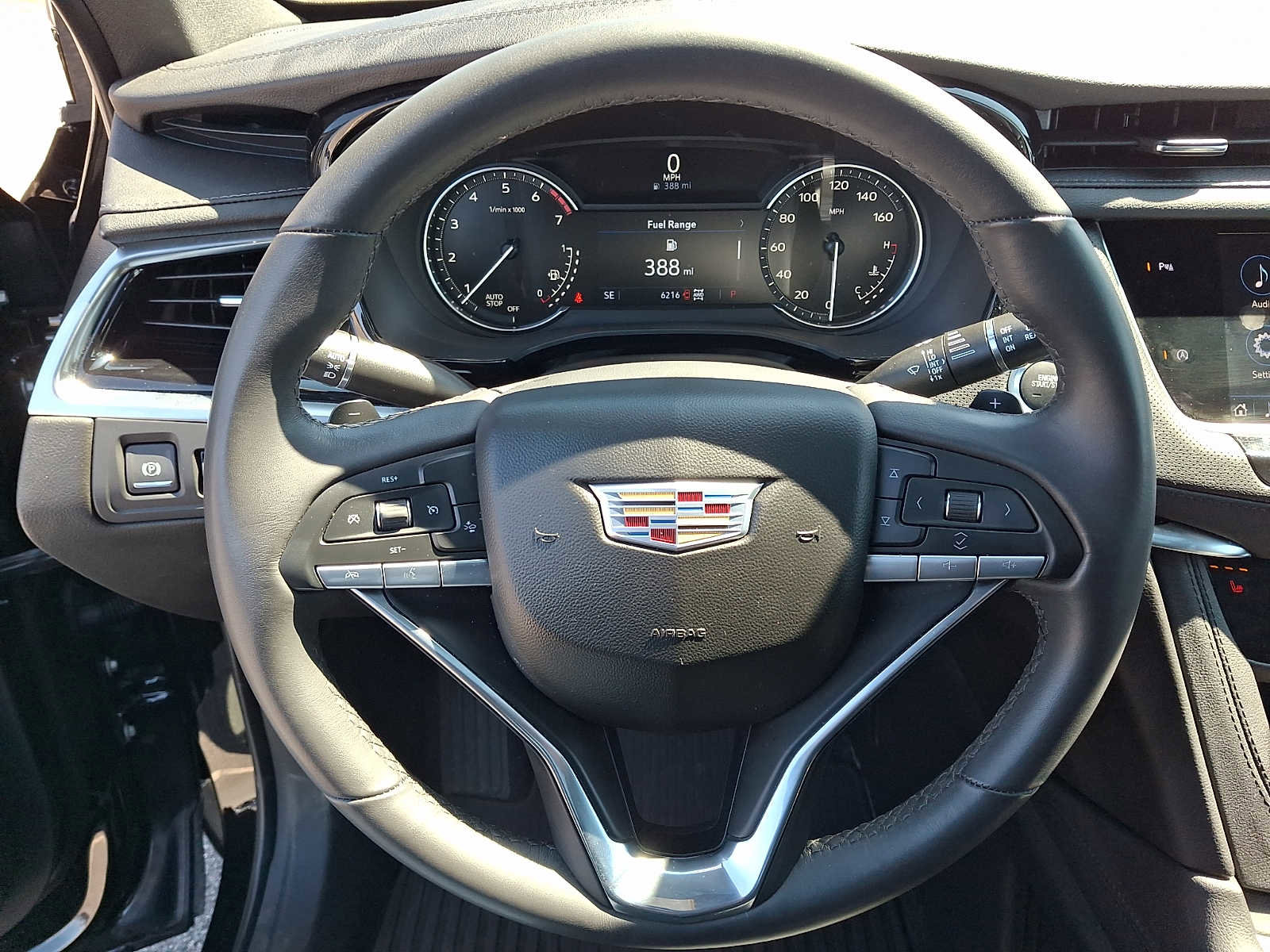 Used 2025 Cadillac XT6 Luxury image 22
