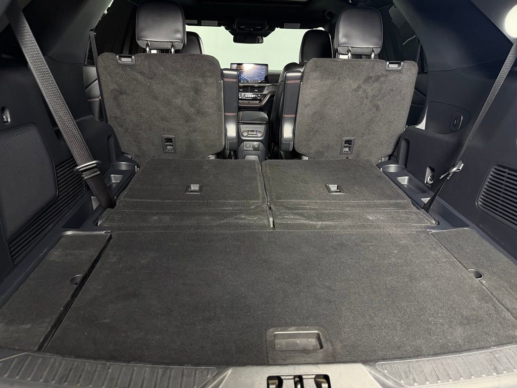 Used 2025 Ford Explorer ST AWD/4WD image 38