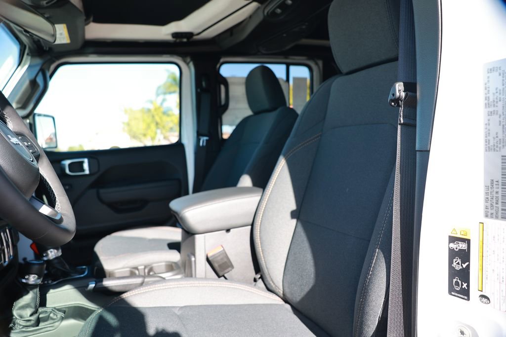 New 2026 Jeep Gladiator Sport AWD/4WD image 13