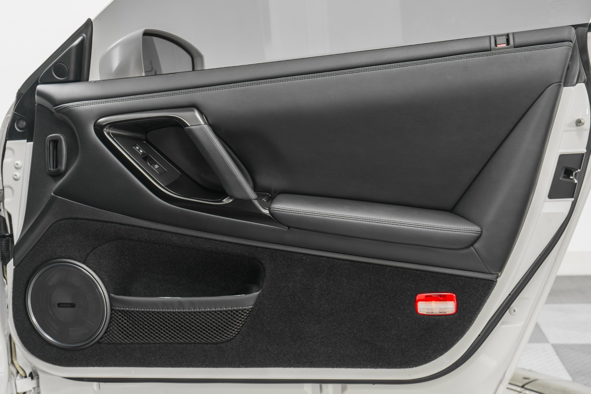 Used 2020 Nissan GT-R Premium image 42