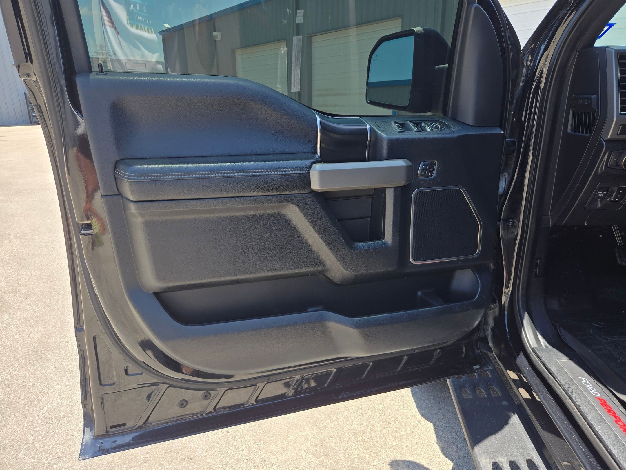 Used 2019 Ford F150 Raptor w/ Equipment Group 802A Luxury AWD/4WD image 12