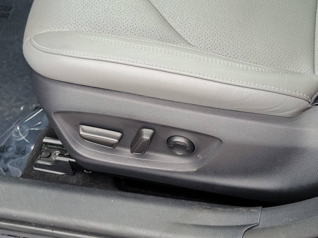 Used 2019 Toyota Avalon Limited w/ Advanced Safety Package FWD image 22