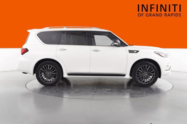 Used 2024 INFINITI QX80 Sensory image 2